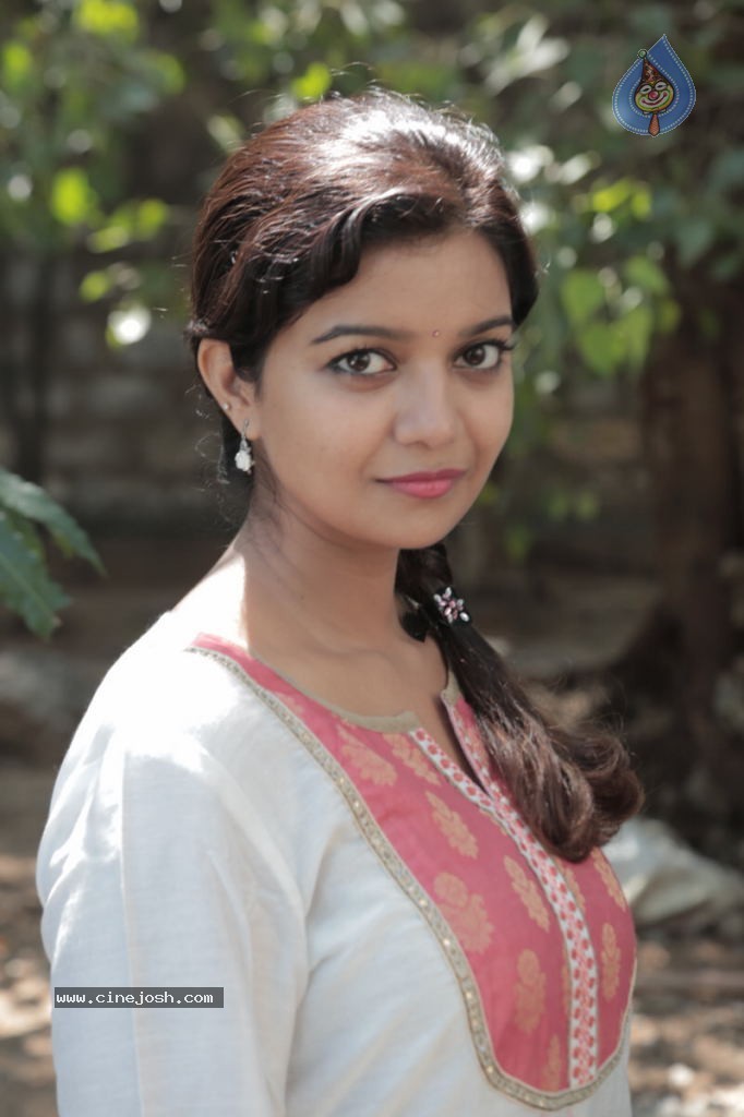 Swathi Latest Stills - 50 / 84 photos