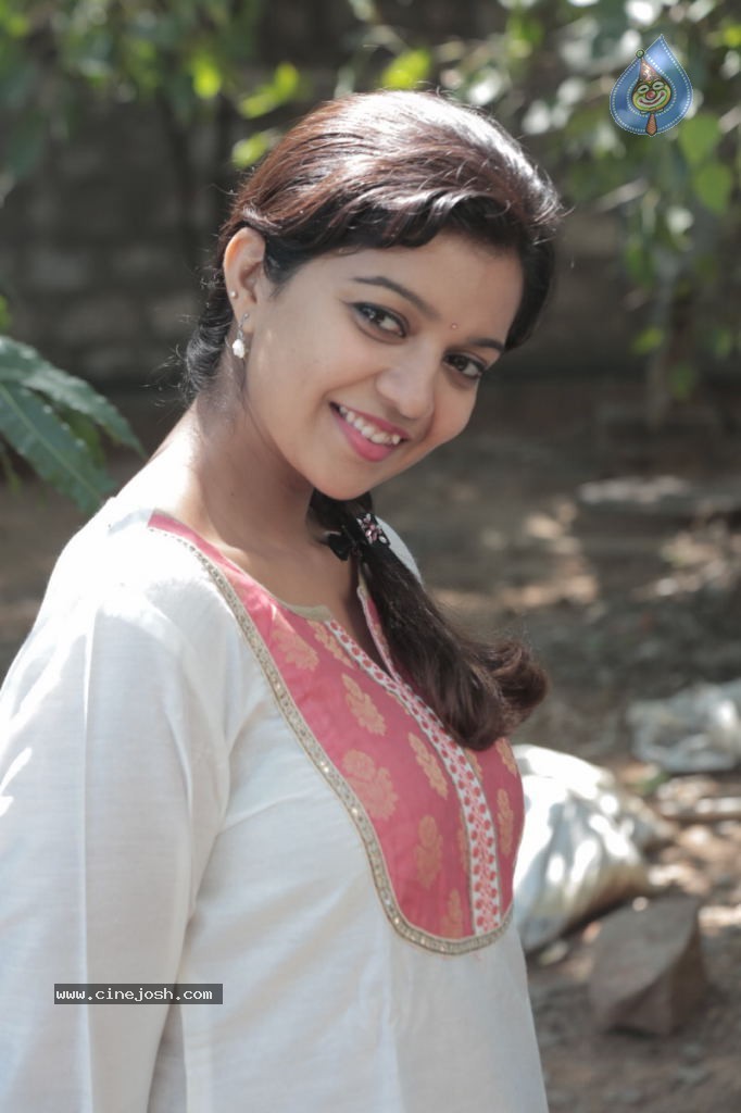 Swathi Latest Stills - 79 / 84 photos