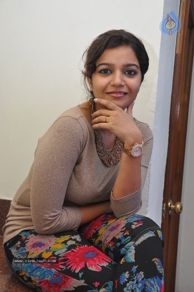 Swathi New Gallery - 20 / 50 photos