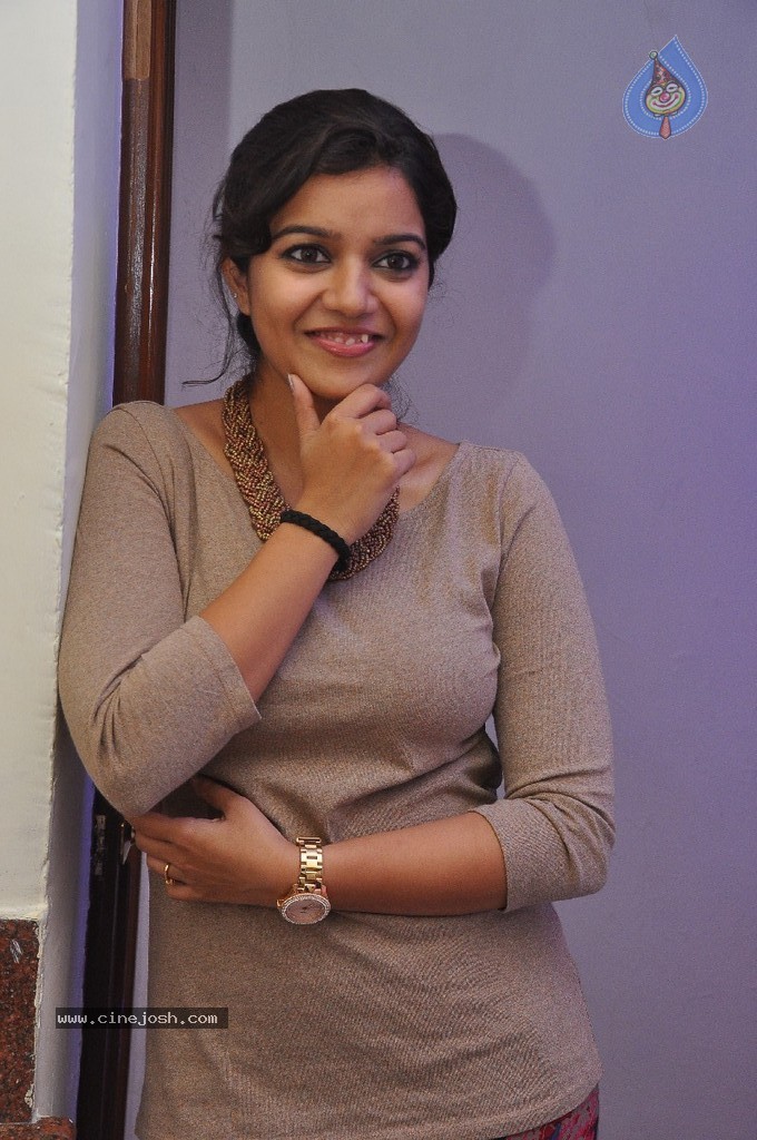 Swathi New Gallery - 40 / 50 photos