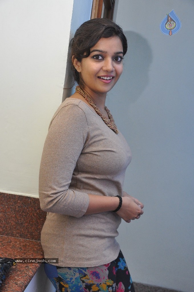 Swathi New Gallery - 41 / 50 photos