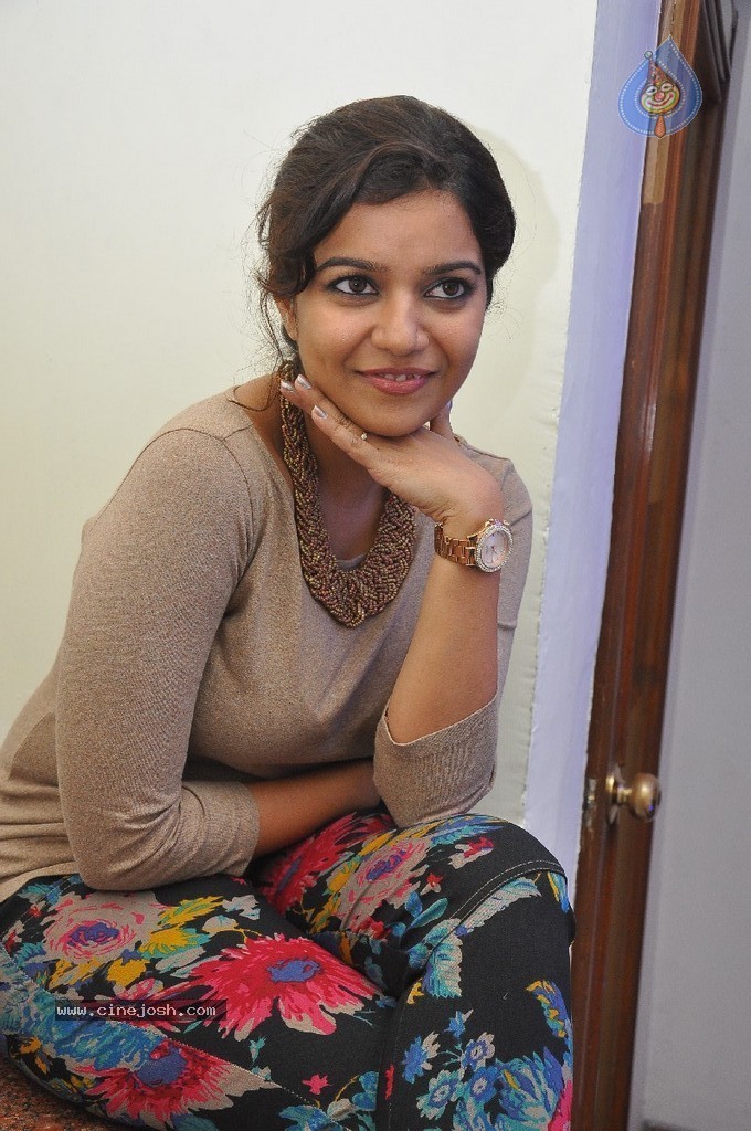 Swathi New Gallery - 47 / 50 photos