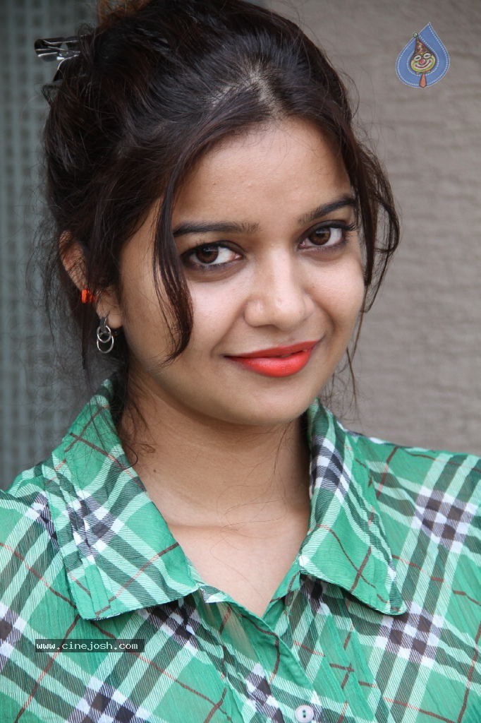 Swathi New Pics - 84 / 104 photos