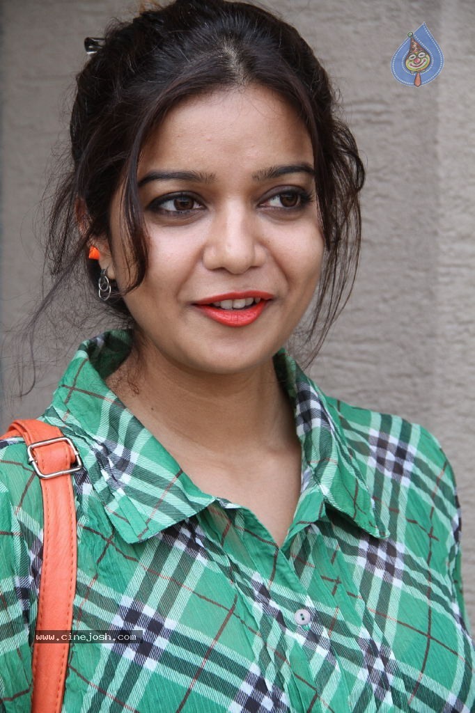 Swathi New Pics - 87 / 104 photos