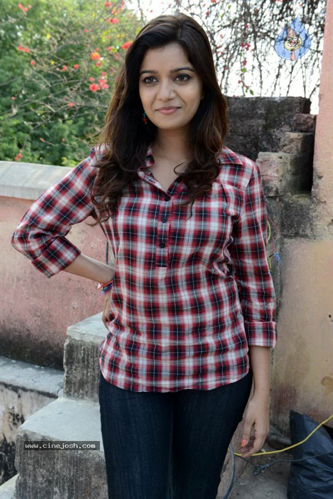 Swathi Stills - 14 / 57 photos