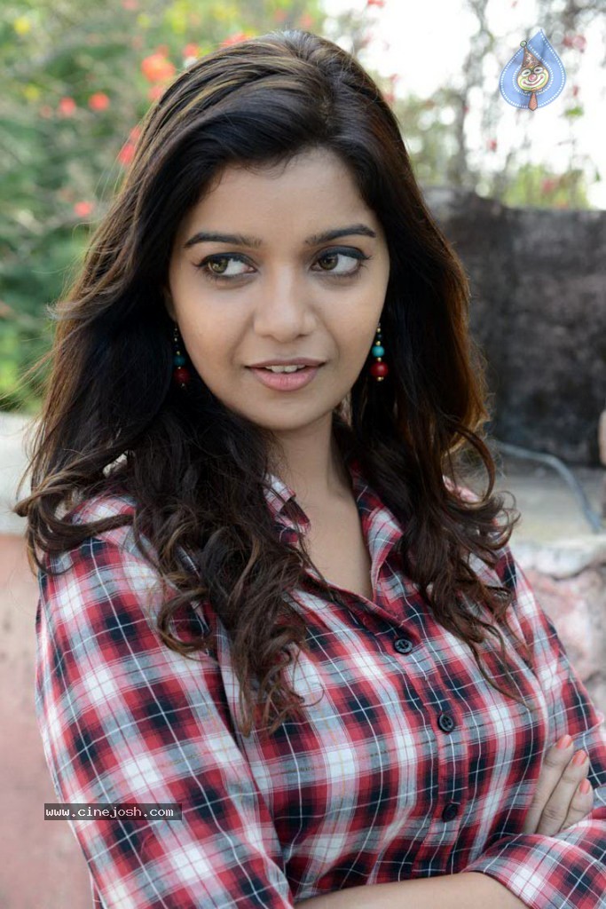 Swathi Stills - 23 / 57 photos