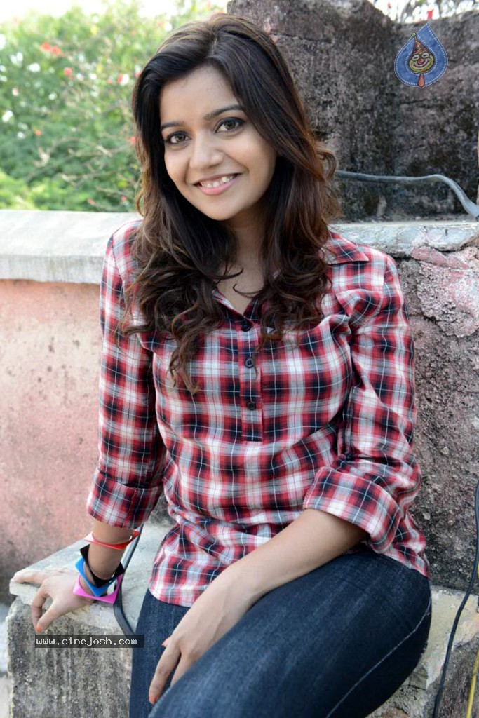 Swathi Stills - 35 / 57 photos