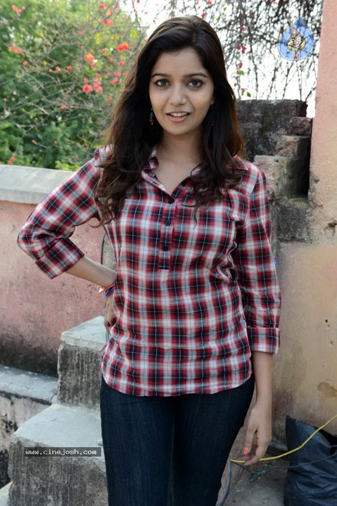 Swathi Stills - 41 / 57 photos