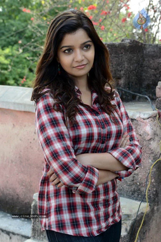 Swathi Stills - 47 / 57 photos