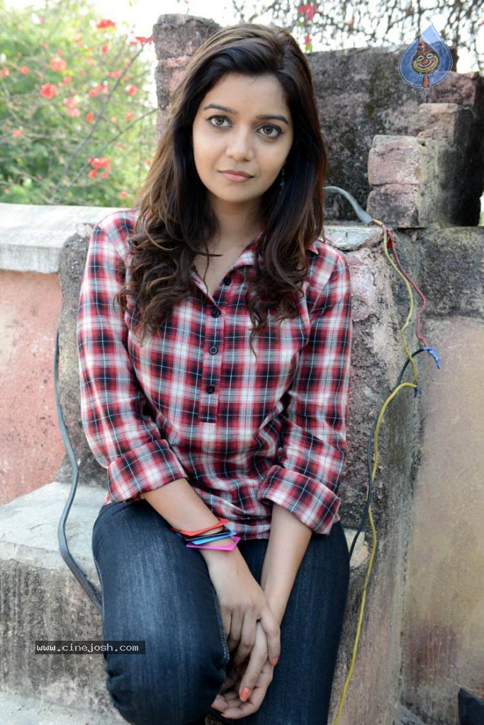 Swathi Stills - 51 / 57 photos