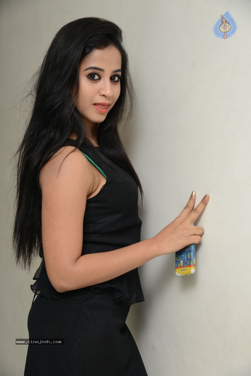 Swati Dixit Photos - 20 / 50 photos