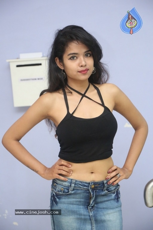 Swati Mandal Latest Photos - 25 / 32 photos