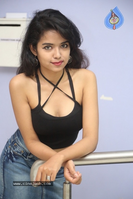 Swati Mandal Latest Photos - 26 / 32 photos