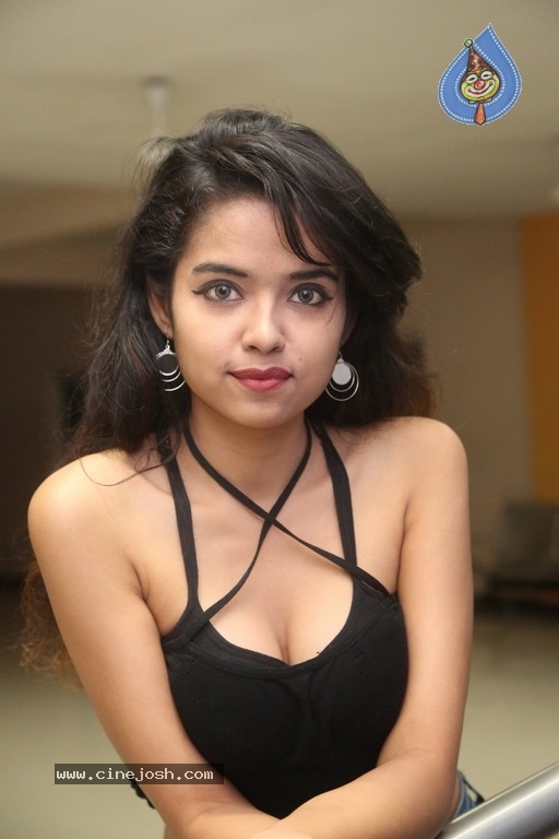 Swati Mandal Latest Photos - 27 / 32 photos