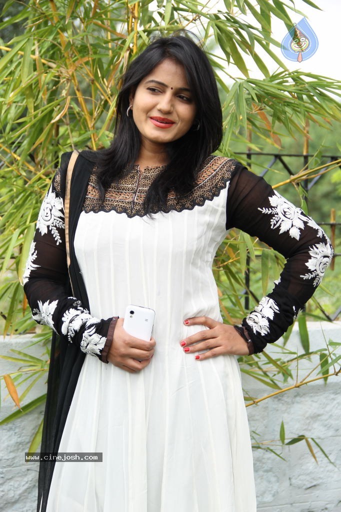 Swetha Stills - 2 / 38 photos