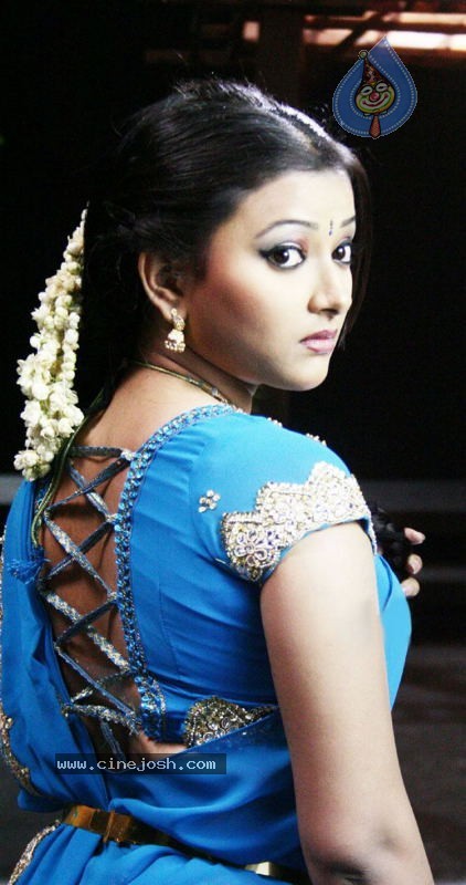 Swetha Basu Prasad Stills - 25 / 27 photos