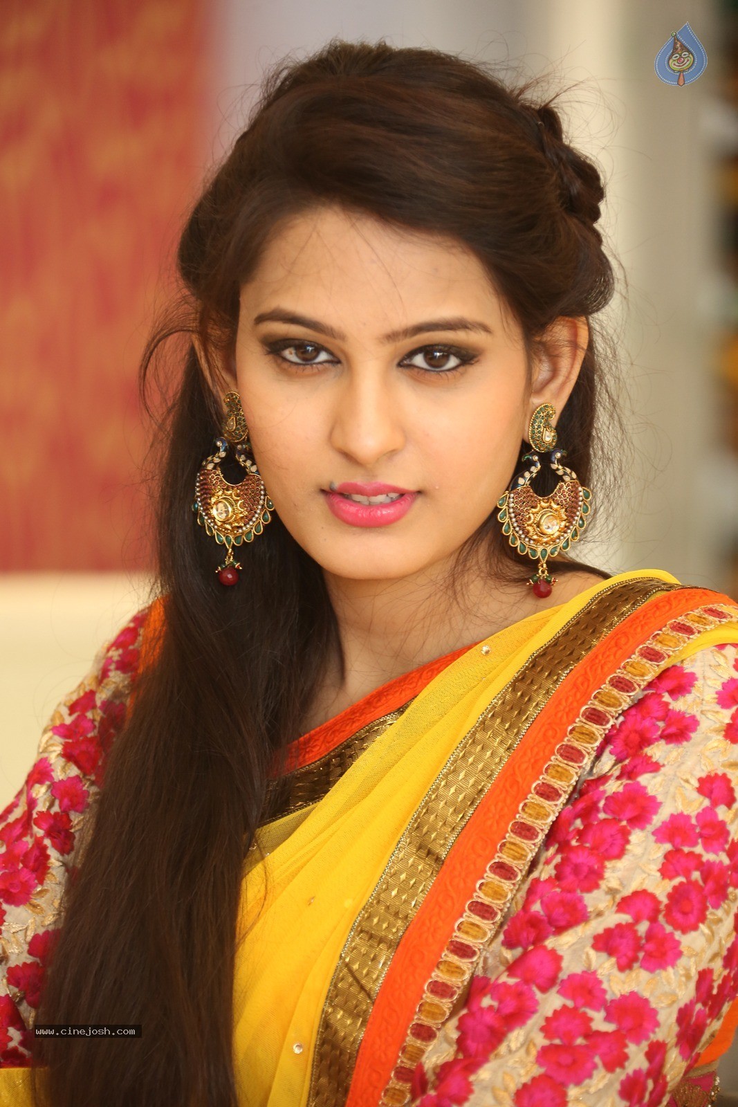 Swetha Jadhav Gallery - 26 / 60 photos