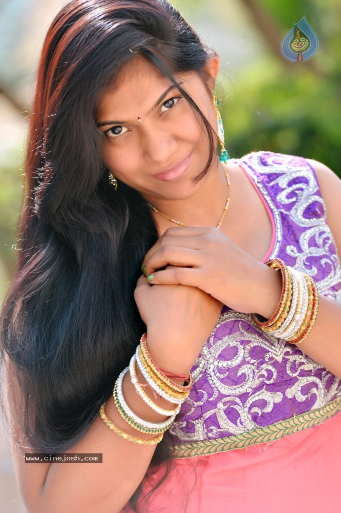 Swetha New Stills - 24 / 31 photos