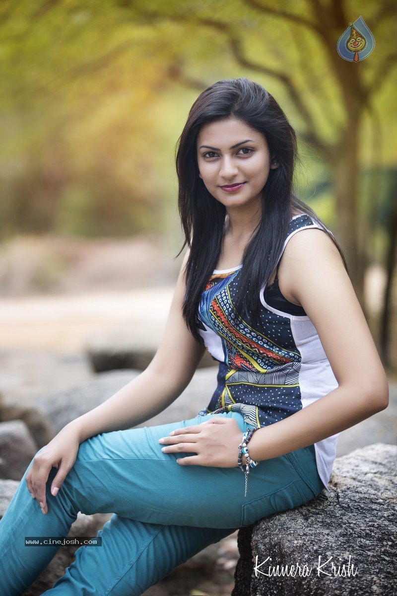 Swetha Varma Stills - 9 / 14 photos