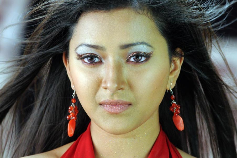 Swetha Basu Latest Photos - 28 / 29 photos