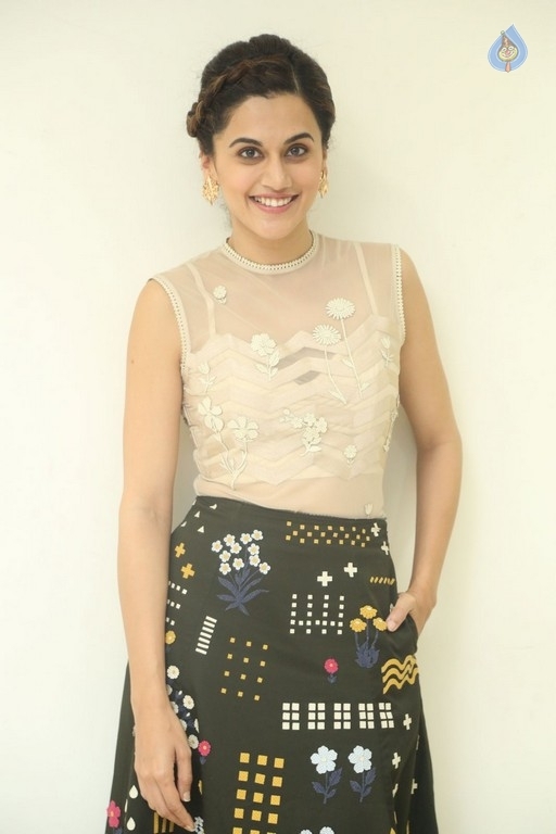 Taapsee Pannu Photos - 23 / 31 photos