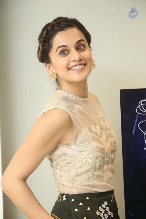 Taapsee Pannu Photos - 25 / 31 photos