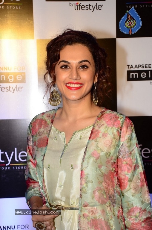 Taapsee Pannu Photos - 12 / 14 photos