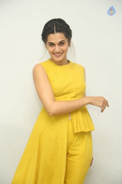 Taapsee Pannu Photos - 22 / 31 photos