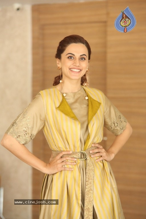 Taapsee Pannu Pictures - 12 / 21 photos