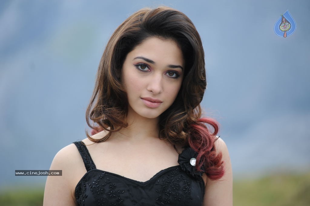 Tamanna Hot Photos - 26 / 151 photos