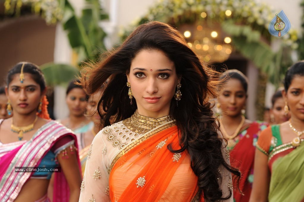 Tamanna Hot Stills - 15 / 41 photos