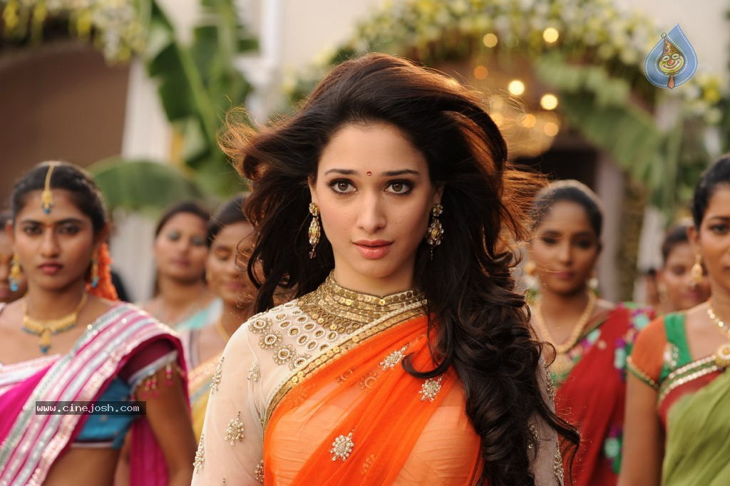 Tamanna Hot Stills - 23 / 41 photos