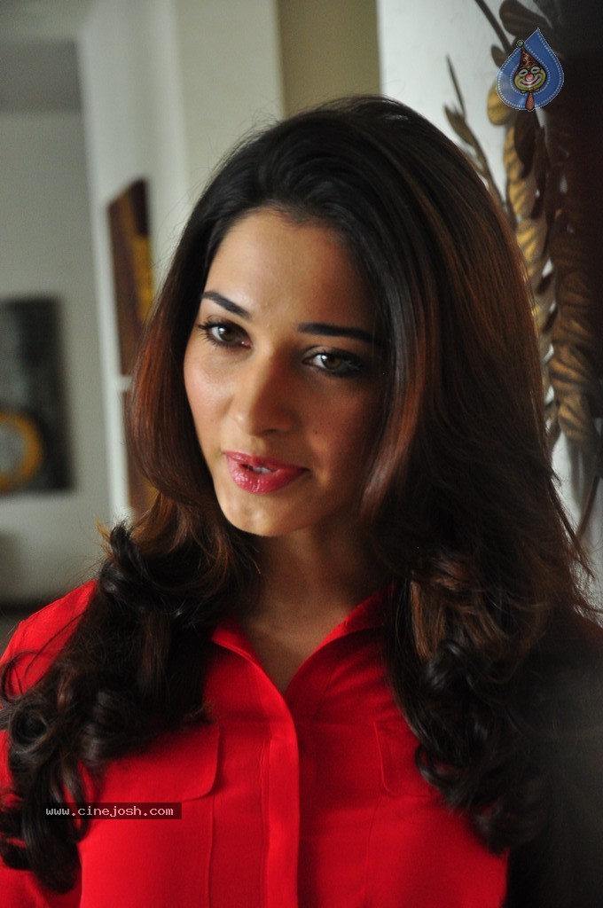 Tamanna Latest Gallery - 47 / 95 photos