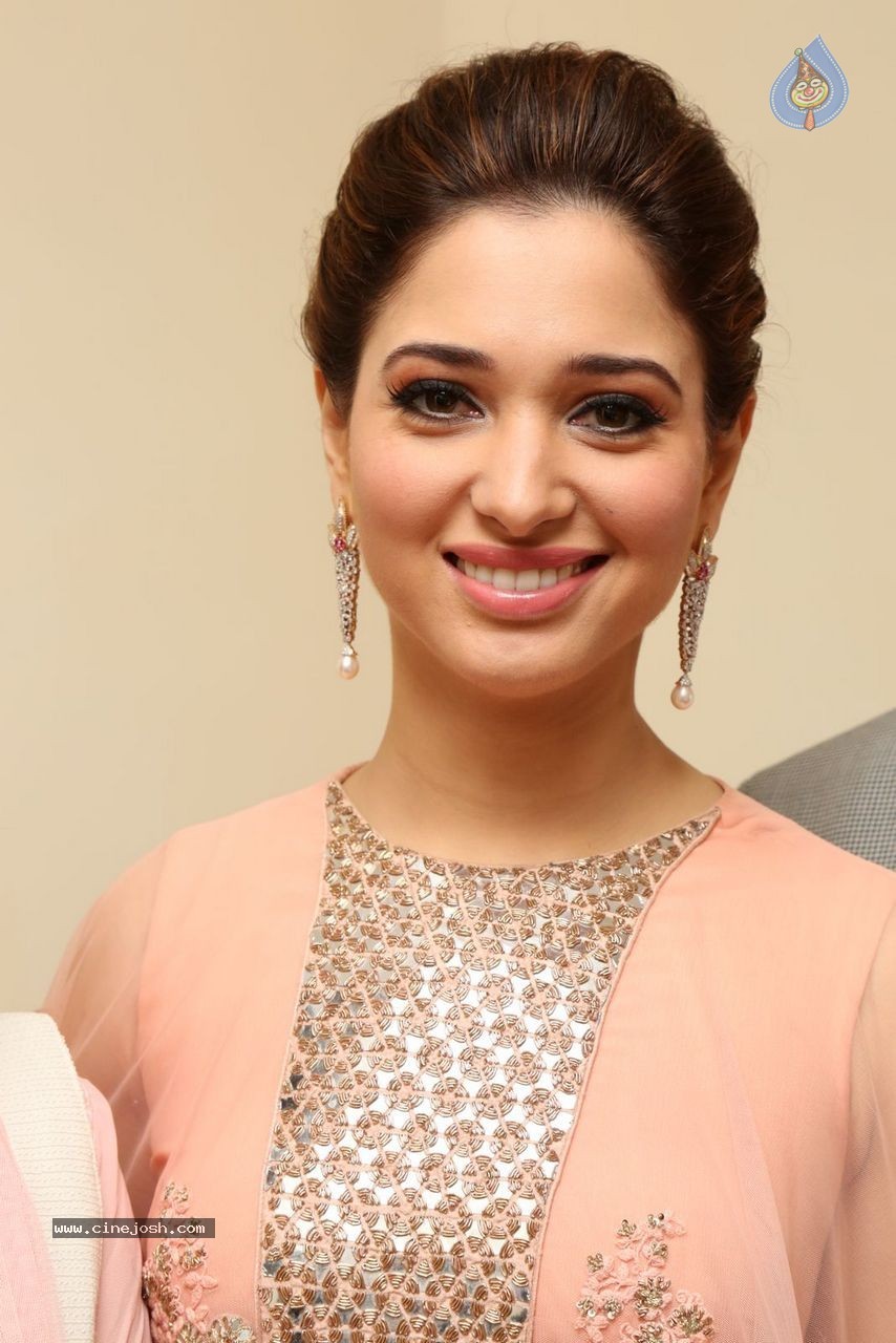 Tamanna New Gallery - 32 / 61 photos