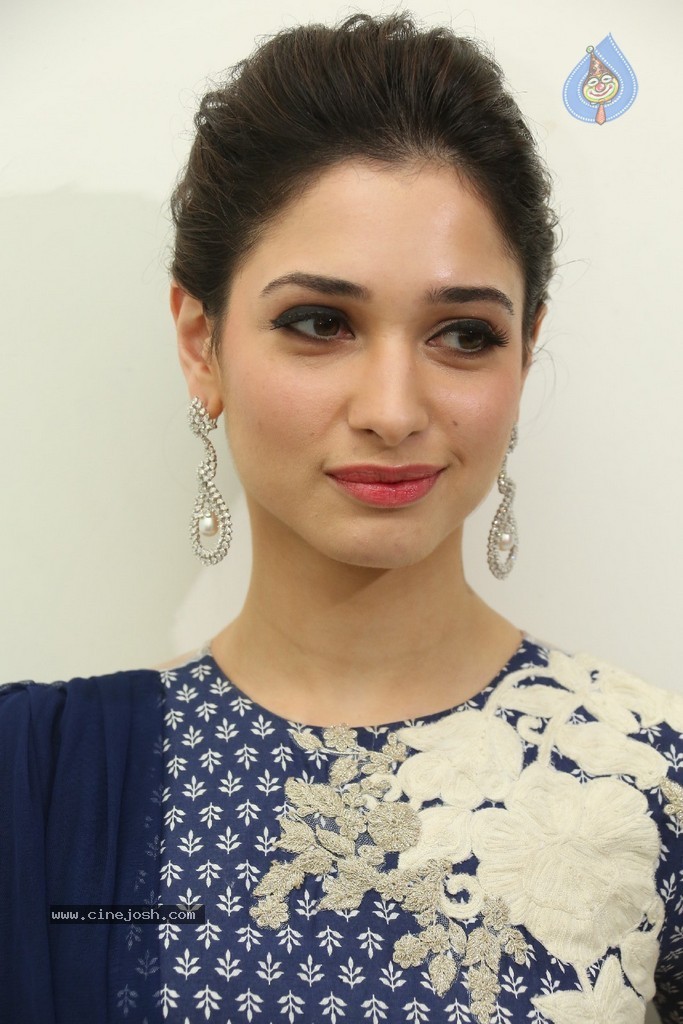 Tamanna New Pics - 23 / 102 photos