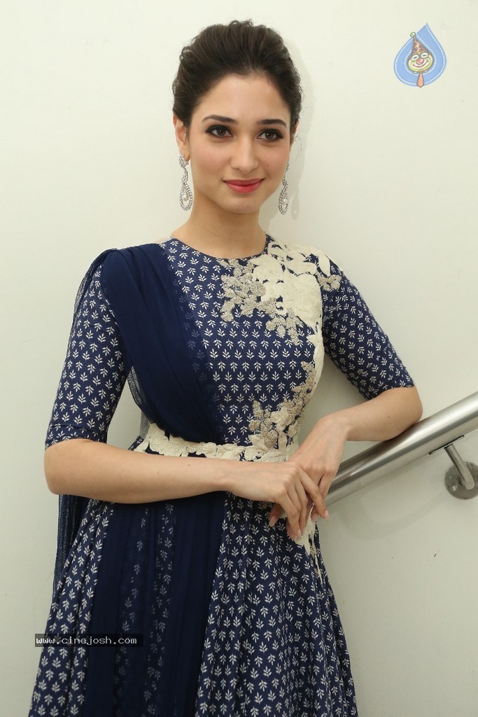 Tamanna New Pics - 101 / 102 photos