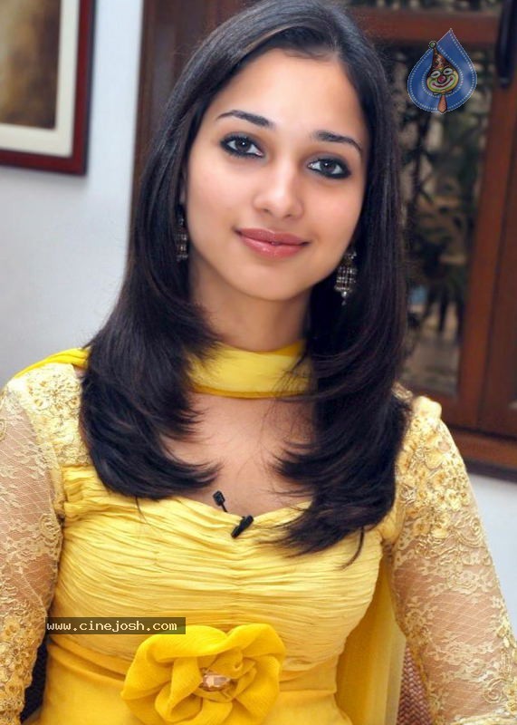 Tamanna Stills - 26 / 40 photos