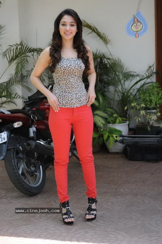 Tamanna Stills - 14 / 88 photos