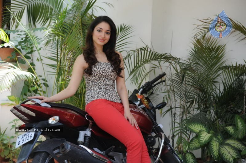 Tamanna Stills - 46 / 88 photos