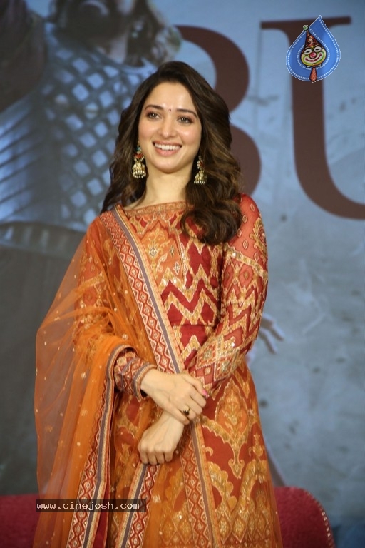 Tamannaah New Gallery - 4 / 21 photos