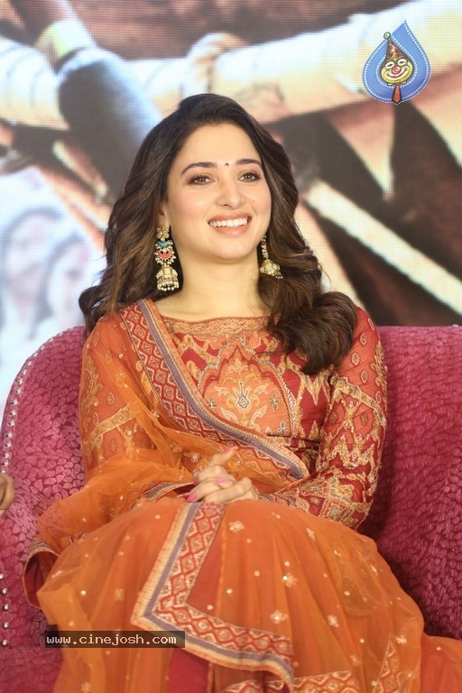 Tamannaah New Gallery - 5 / 21 photos