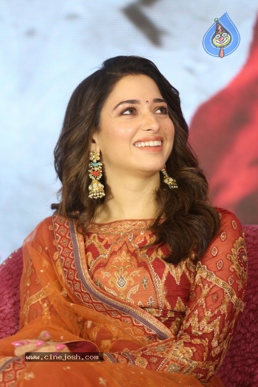 Tamannaah New Gallery - 7 / 21 photos