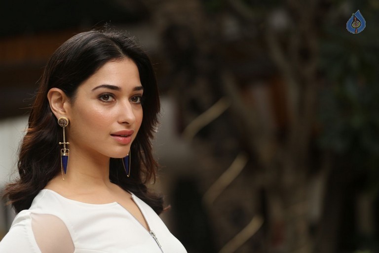 Tamannaah Pics - 7 / 42 photos