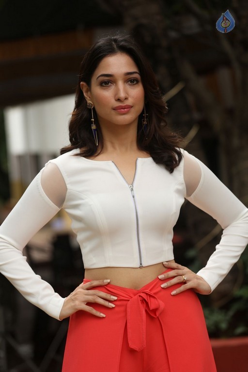 Tamannaah Pics - 15 / 42 photos