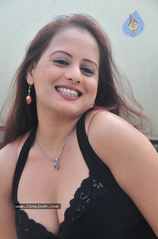 Tanisha Spicy Gallery - 13 / 127 photos