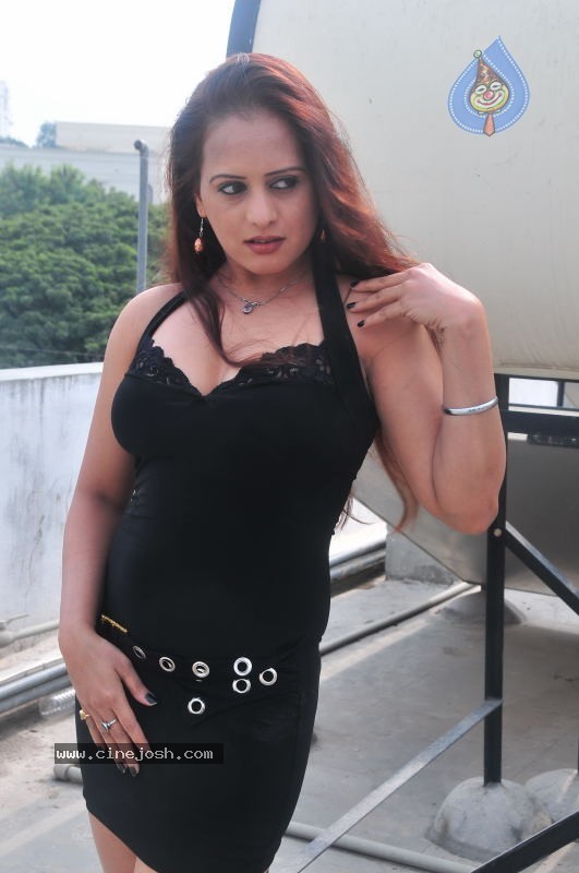 Tanisha Spicy Gallery - 44 / 127 photos