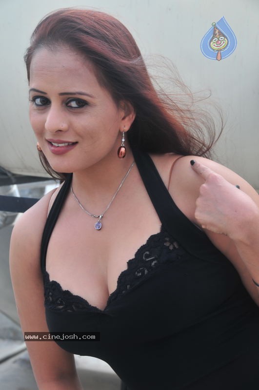 Tanisha Spicy Gallery - 83 / 127 photos