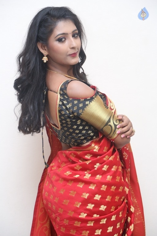 Tanishka Latest Stills - 30 / 42 photos