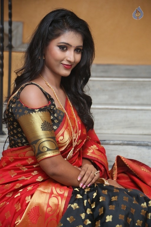 Tanishka Latest Stills - 33 / 42 photos