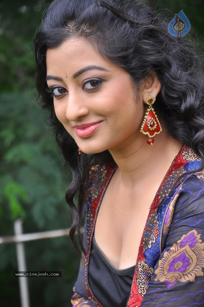 Tanishka Stills - 25 / 74 photos